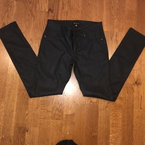 Timing black pants